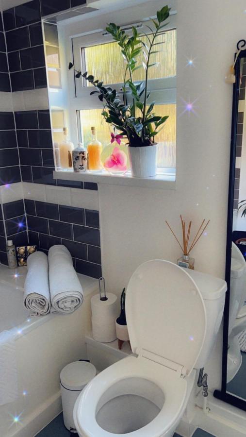 Stay In Woking With Benita Horsell Zewnętrze zdjęcie