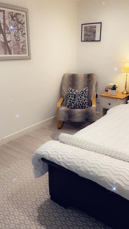 Stay In Woking With Benita Horsell Zewnętrze zdjęcie