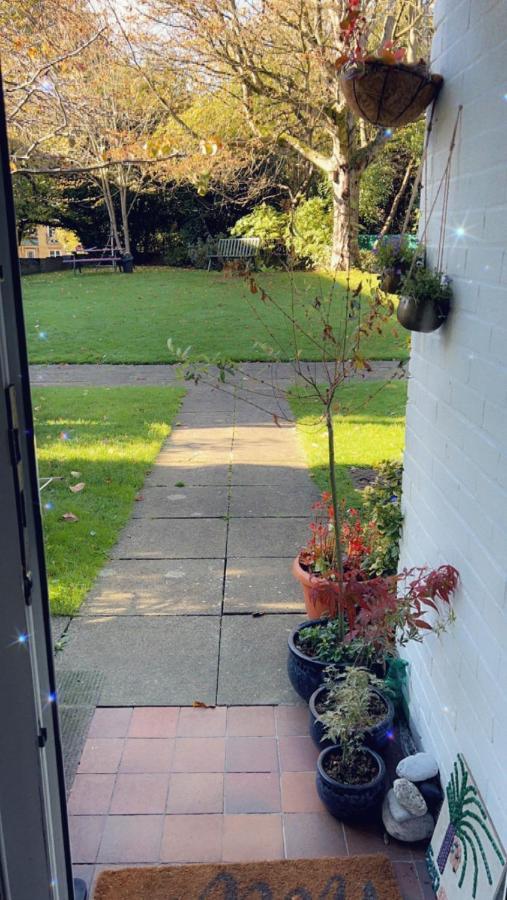 Stay In Woking With Benita Horsell Zewnętrze zdjęcie