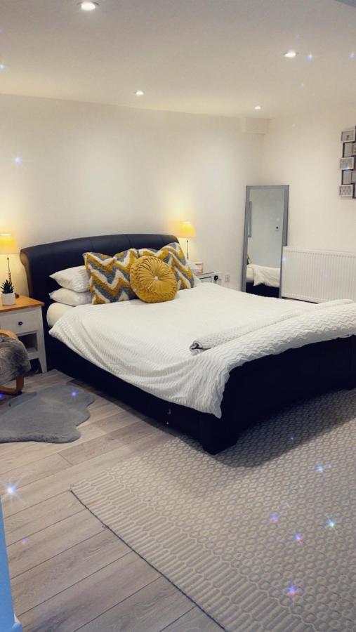 Stay In Woking With Benita Horsell Zewnętrze zdjęcie