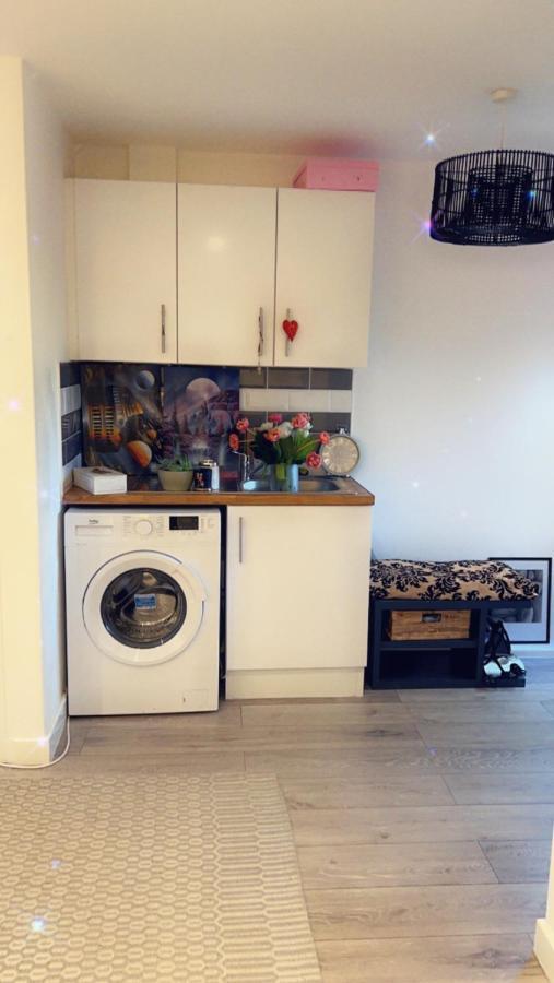 Stay In Woking With Benita Horsell Zewnętrze zdjęcie